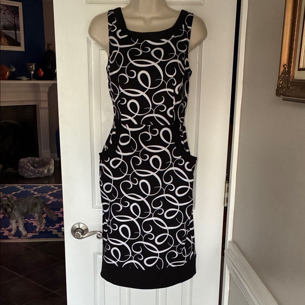 London Times Black and White Swirl Midi Dress